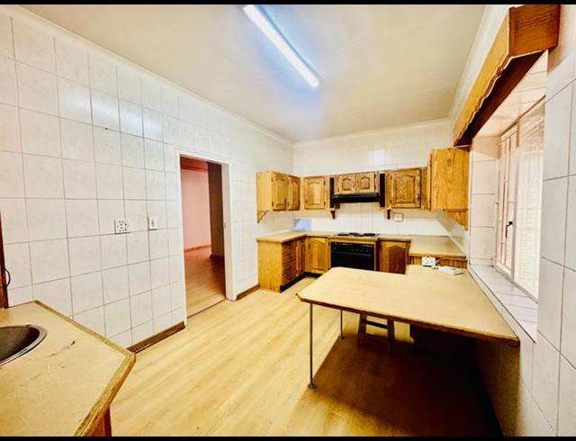 3 BEDROOM HOUSE FOR SALE IN VANDERBIJLPARK CE 1